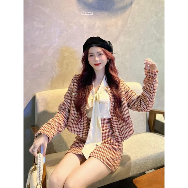Set áo khoác dạ tweed kèm áo sơ mi thắt nơ cổ kèm chân váy