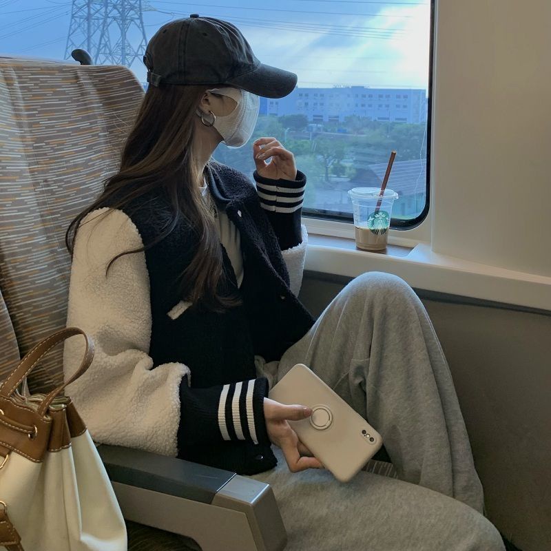 [Hàng Có Sẵn] Áo Khoác Bóng Chày Nữ Bằng Lông Cừu Giả Đệm Dày Phong Cách Hàn Quốc