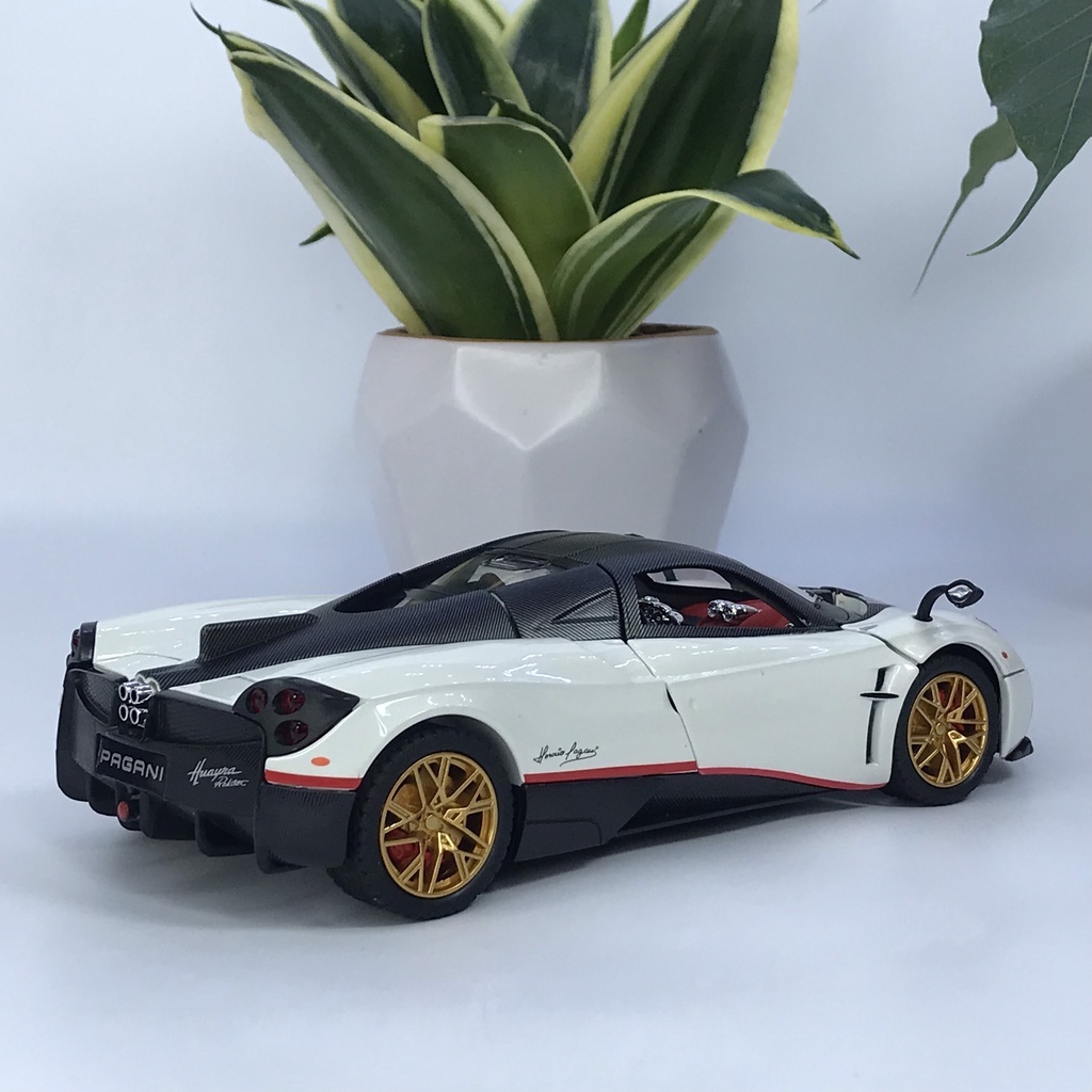 Mô hình siêu xe Pagani Huayra tỷ lệ 1:24 bằng kim loại hãng Chezhi