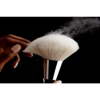 cọ phấn phủ ELF beautifully Precise Powder Brush