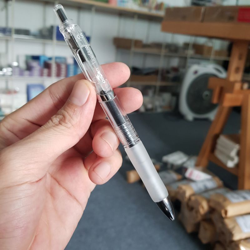 Bút gel Deli văn phòng sinh viên ngòi 0,5mm mực đen S101