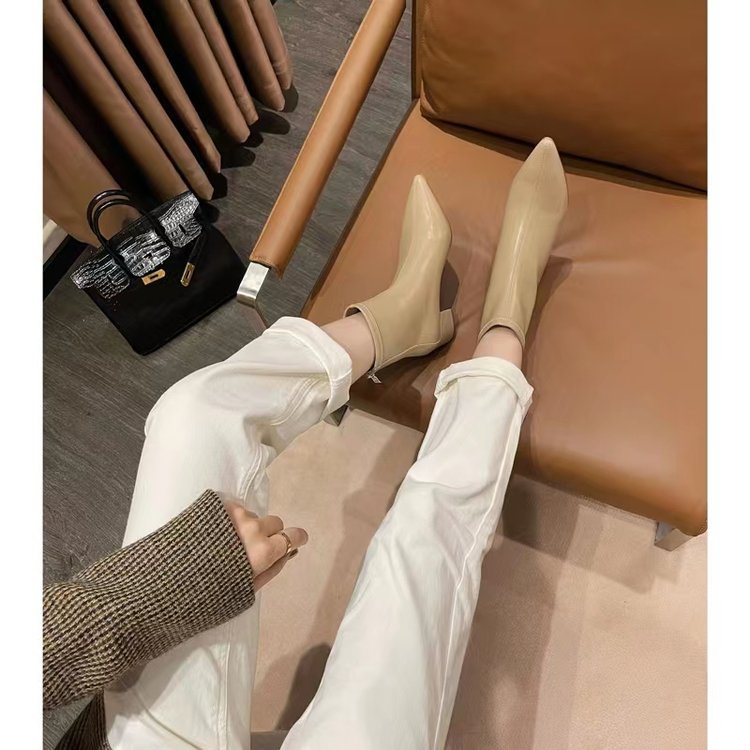 Giày Boots Martin Gót Dày Mũi Nhọn Thời Trang Cá Tính