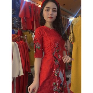 áo dài cách tân đỏ vải gấm