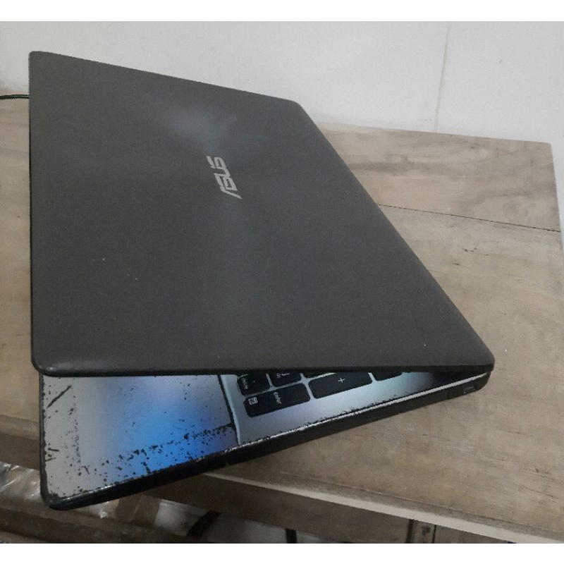 Máy tính xách tay Asus X550CA đã qua sử dụng