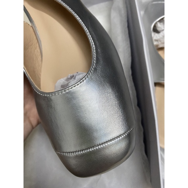 Giày sandals bạc mũi vuông