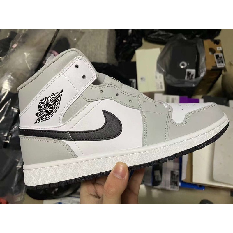 Giày AIR JORDAN 1 MID LIGHT SMOCK GREY