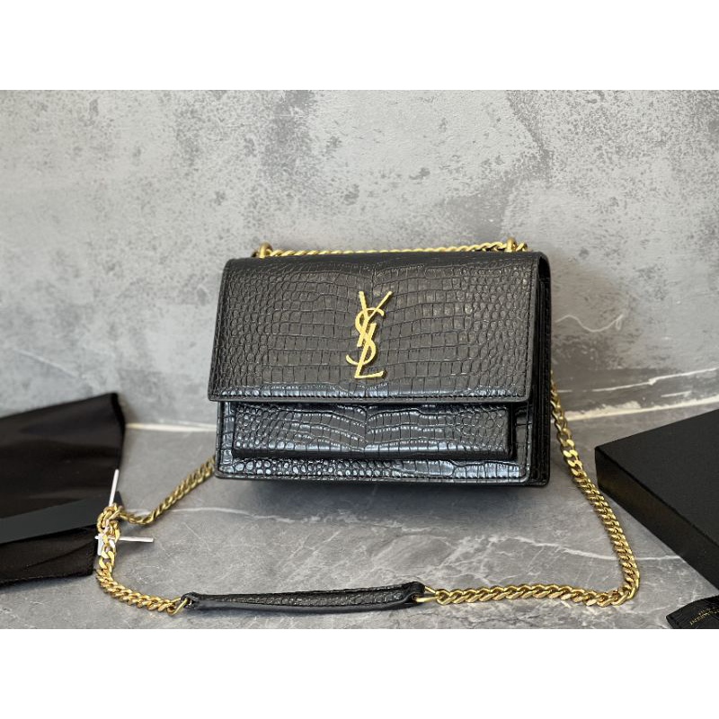 Túi đeo chéo nữ Suset vân cá sấu phom dàu dặn sz22x16 lót trong 2 ngăn fullbox