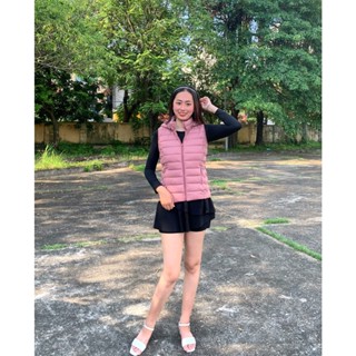 Áo gile phao nữ màu hồng phấn, áo khoác ngoài mùa đông ấm áp cho nữ giới kiểu dáng hiện đại có mũ tháo rời tiện lợi