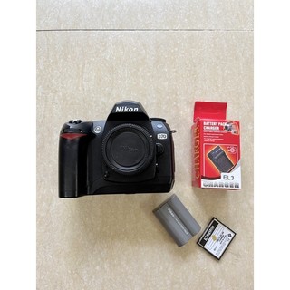 Nikon D70 body only kèm pin, xạc, thẻ nhớ và nắp body