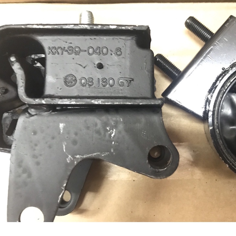 Cao su chân máy  KIA PRIDE/CD5 hàng Korea