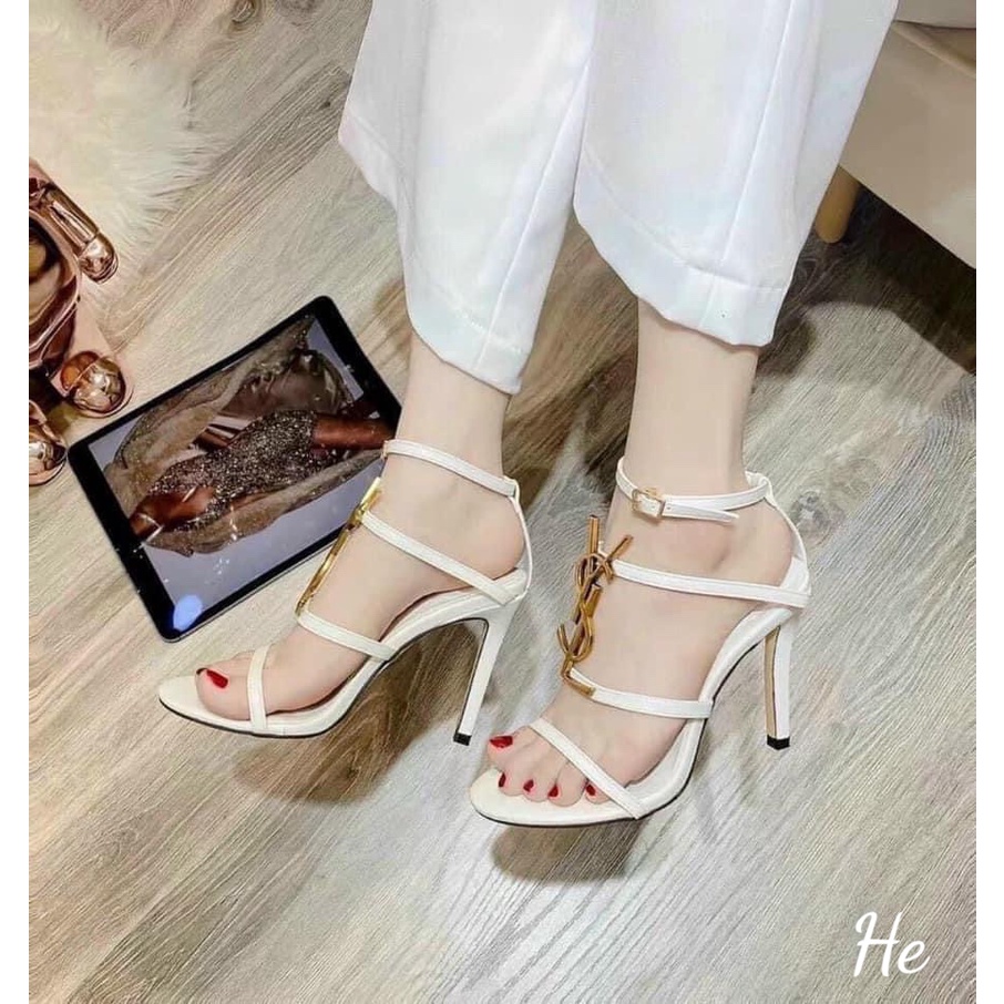 Sandal khoá tag vàng sẵn hàng cả 2 màu đen - trắng , dây mảnh lên chân sexy gót cao 10cm.