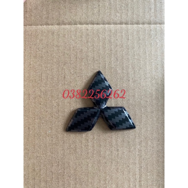 Ốp logo vô lăng xe Mitsubishi Outlander 2010-2022