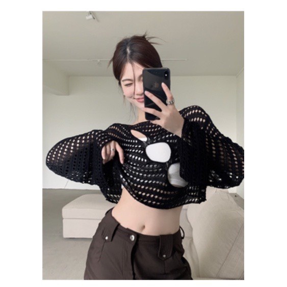 Áo lưới croptop đục lỗ thời trang, style Hàn cực xinh xắn | BigBuy360 - bigbuy360.vn