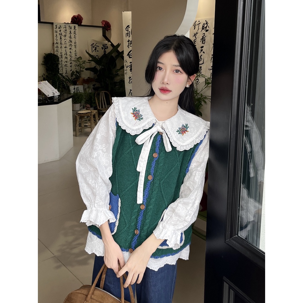 Áo khoác gile len nữ kiểu thêu hoa vintage, gile len nữ phối sơ mi form rộng cổ thêu 2700