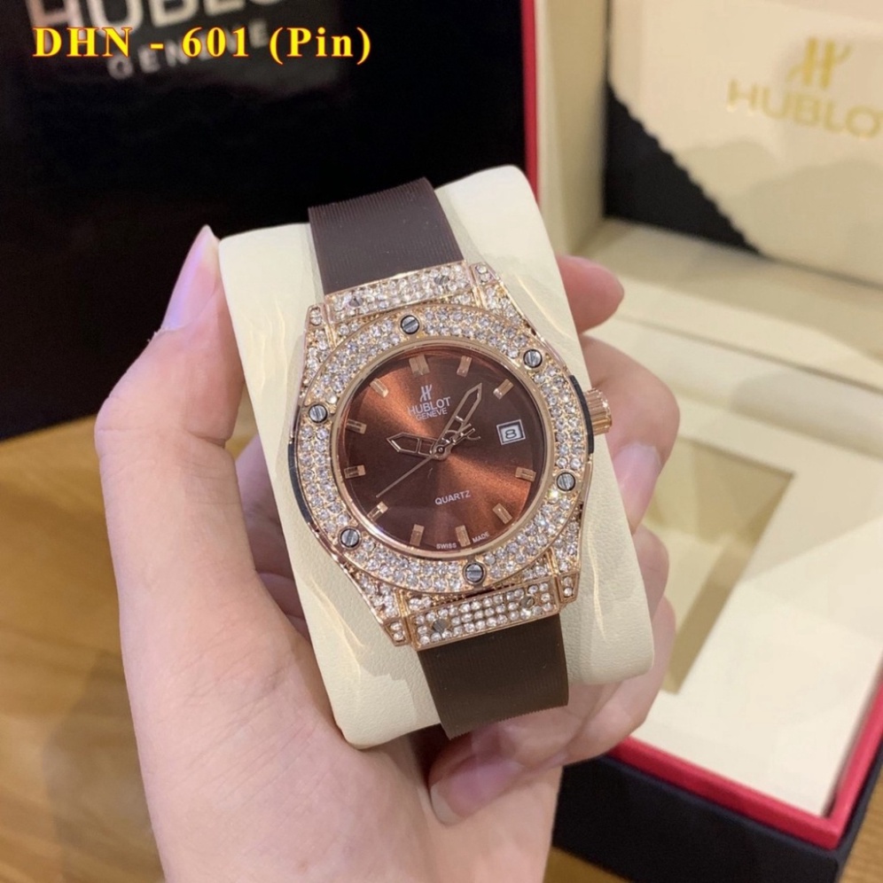 (Hublot hương vani) Đồng hồ nữ Hublot mặt tròn 36mm đính đá dây silicon thơm DHN601