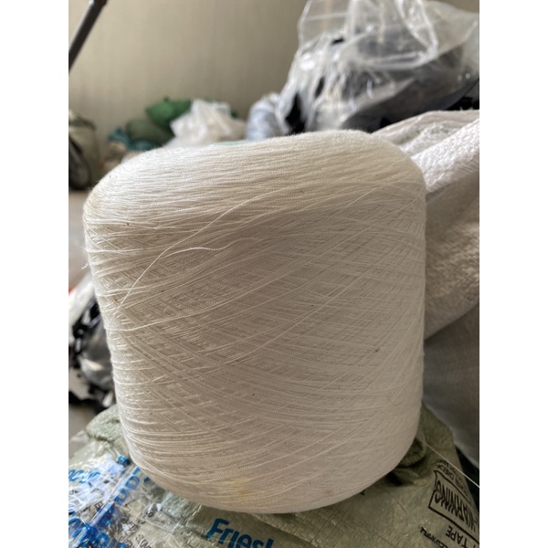 Chỉ đen. 1kg chỉ đen, trắng dư giá thấp nhất chỉ với  1kg