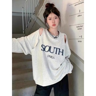 Áo Sweater Da Cá Form Rộng In Chữ Basic Thiết Kế Rách Vai Cực Chất