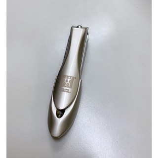 Bấm móng tay 𝗭𝗪𝗜𝗟𝗟𝗜𝗡𝗚 𝗡𝗢̣̂𝗜 Đ𝗜̣𝗔 Đ𝗨̛́𝗖