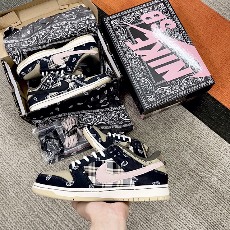 Giày SB low Travis Scott