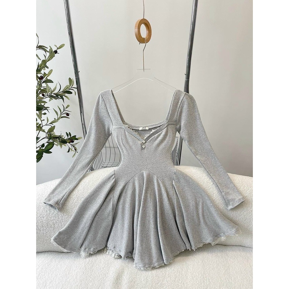 đầm gân xòe viền ren cổ vuông nút dài tay hot