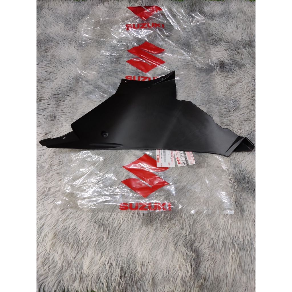 Nhựa Nhám Yếm Phía Trong Bên Phải GSX R150