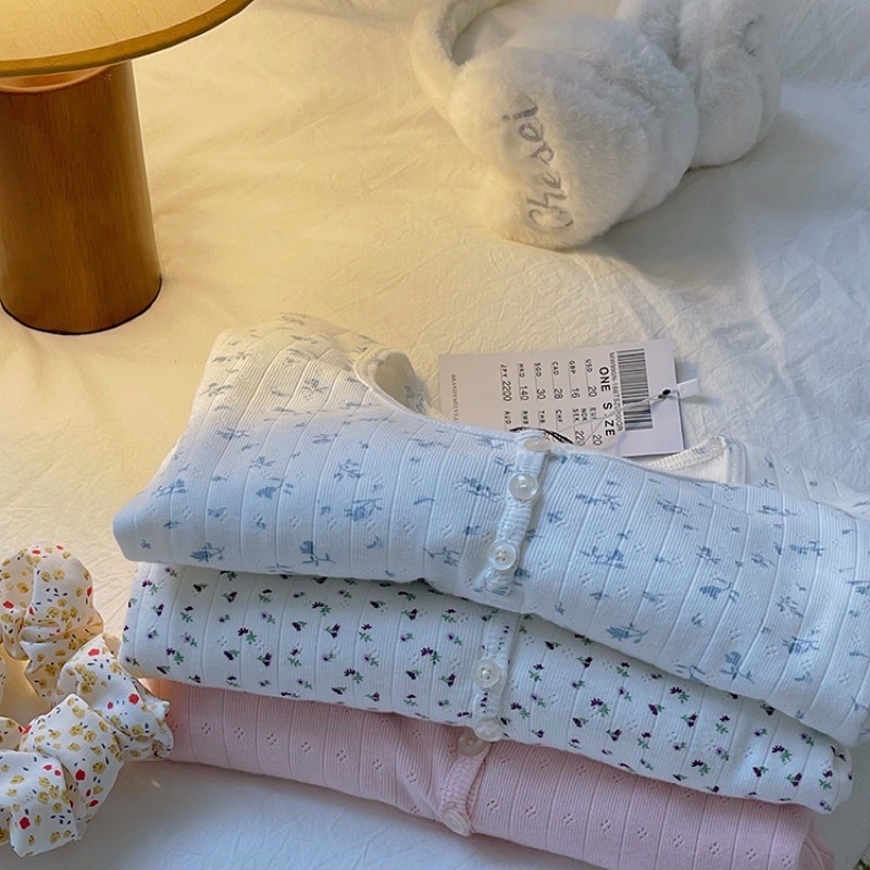 Obiloveyouu - Áo knit dài tay hoa nhí Brandy cổ nút