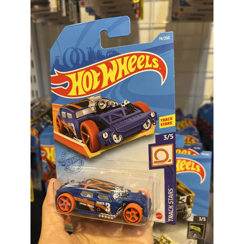 Xe mô hình Hot Wheels Chính Hãng nhiều mẫu. Tỷ lệ: 1:64. Giao ngẫu nhiên, Không chọn mẫu.
