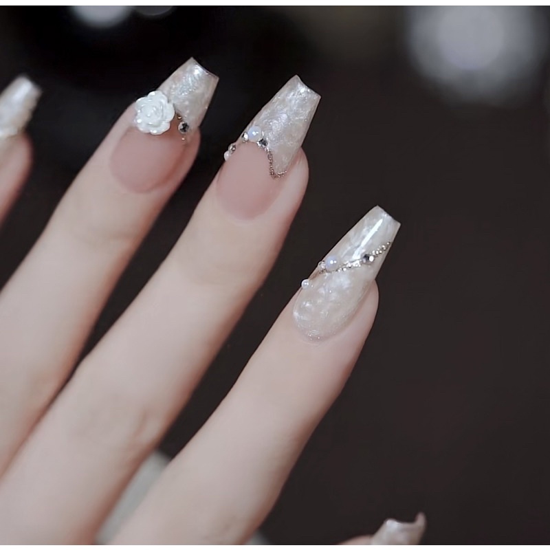 Móng úp thiết kế nailbox thiết kế cô dâu siêu xinh