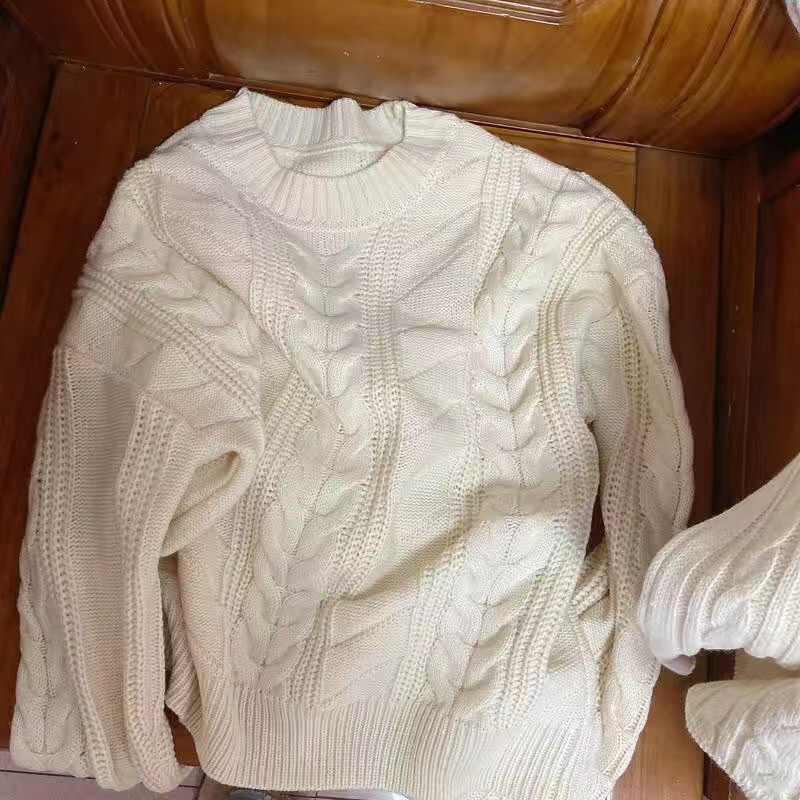 Set áo len cổ tròn và chân váy len dáng dài vintage