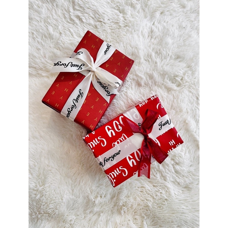 Dịch vụ gói quà kèm theo sản phẩm của shop