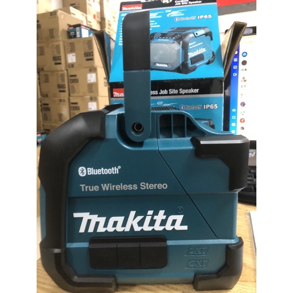 Loa sử dụng ở công trường dùng pin và điện Makita DMR203