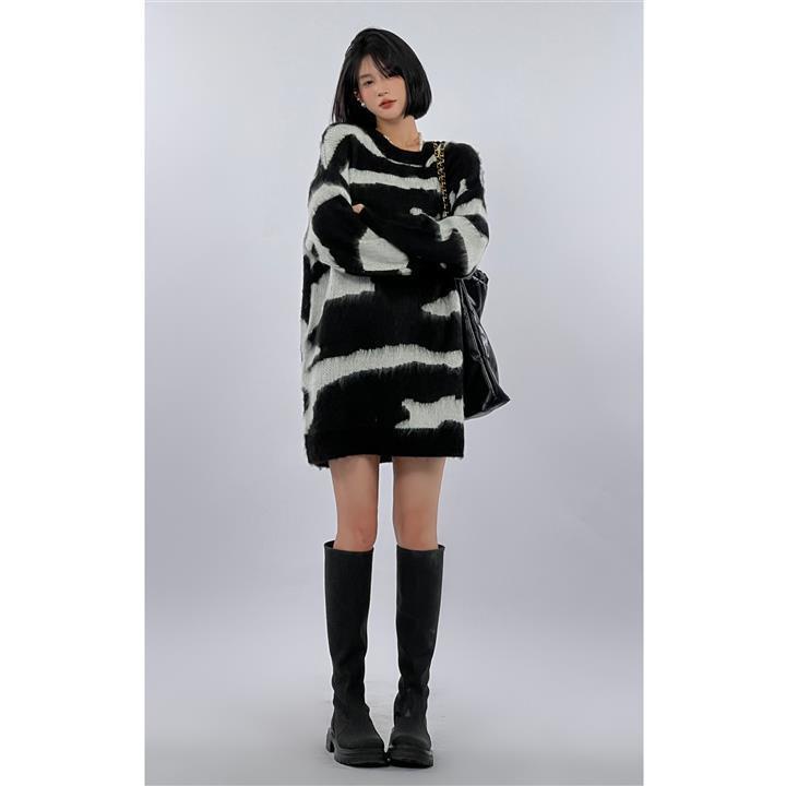 Wu Tongtong Đầm Dệt Kim Dài Qua Gối Dáng Rộng Tín Hiệu Trái Tim Flesh S Cho Nữ