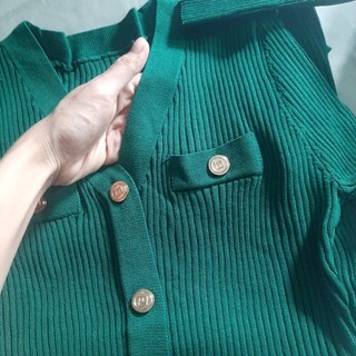 ( sẵn xanh) đầm len body đính nút dáng dài
