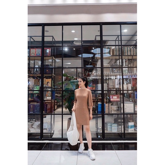 F008 Đầm ôm cổ tròn tay bo lửng