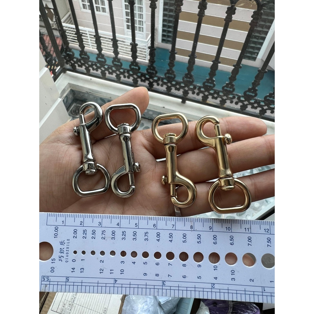 Càng cua dập chữ làm túi xách 20k/ cặp