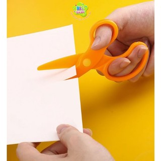 Kéo nhựa tập cắt an toàn cho bé #49