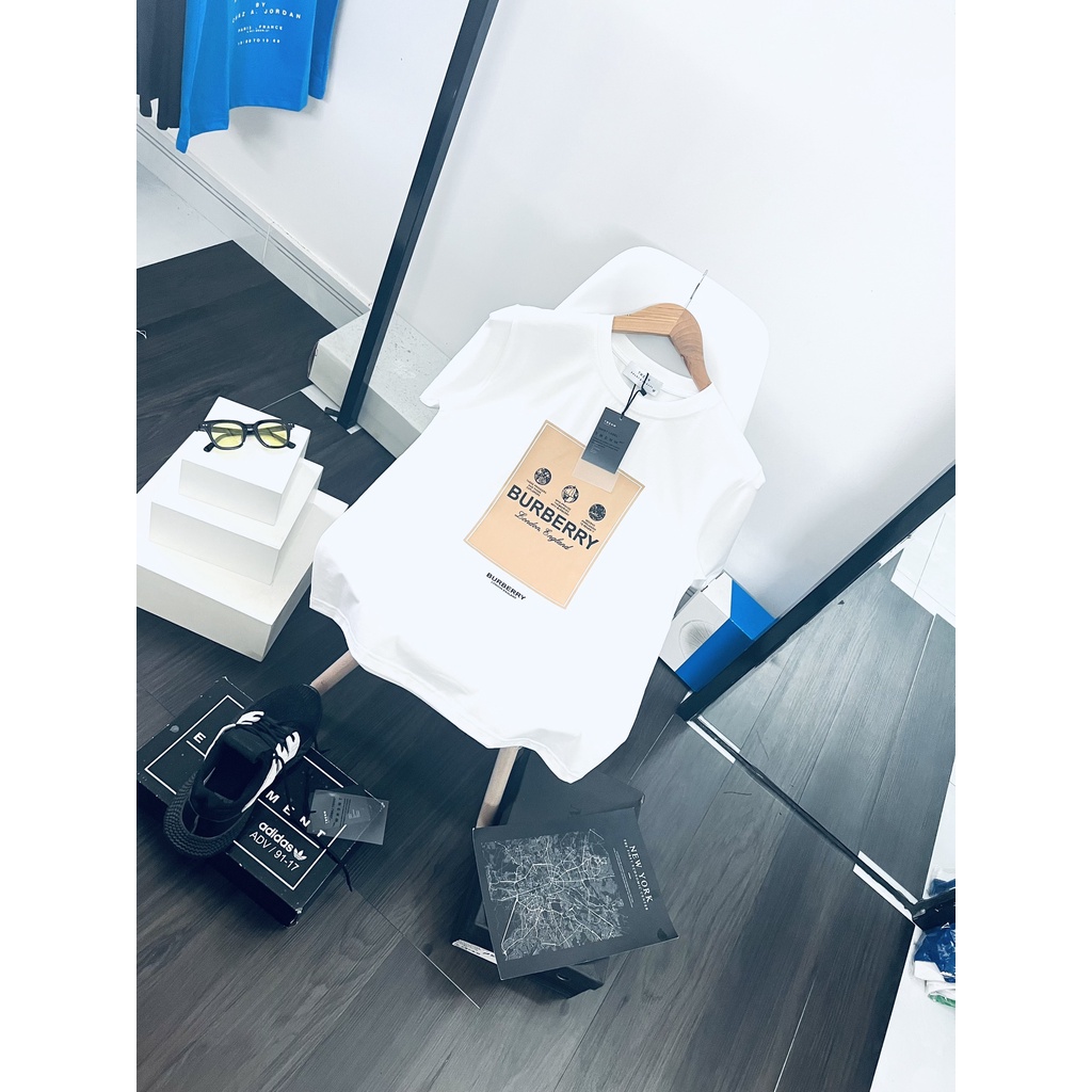 ÁO THUN IN Ô MÀU VÀNG BUBERRY 2022