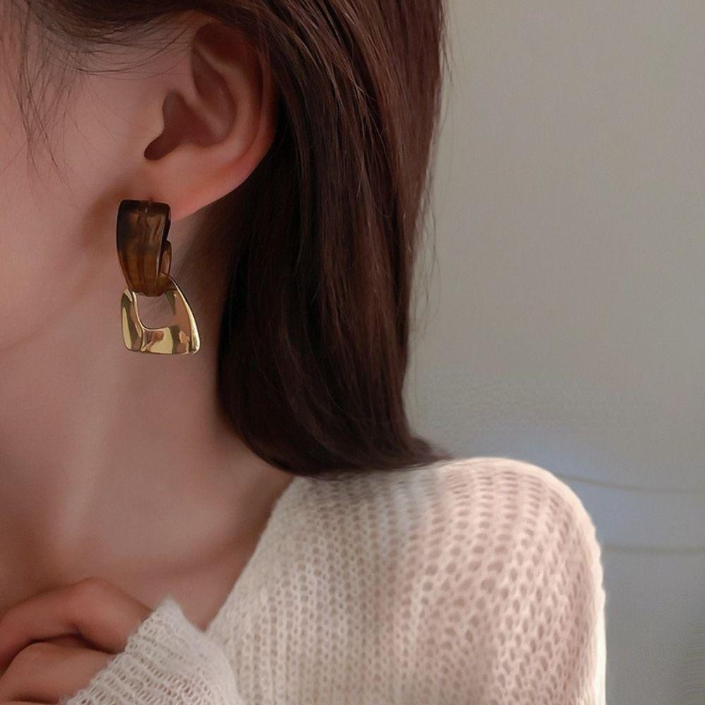 Khuyên Tai Hình Học Acrylic Màu Hổ Phách Phong Cách Vintage Thanh Lịch