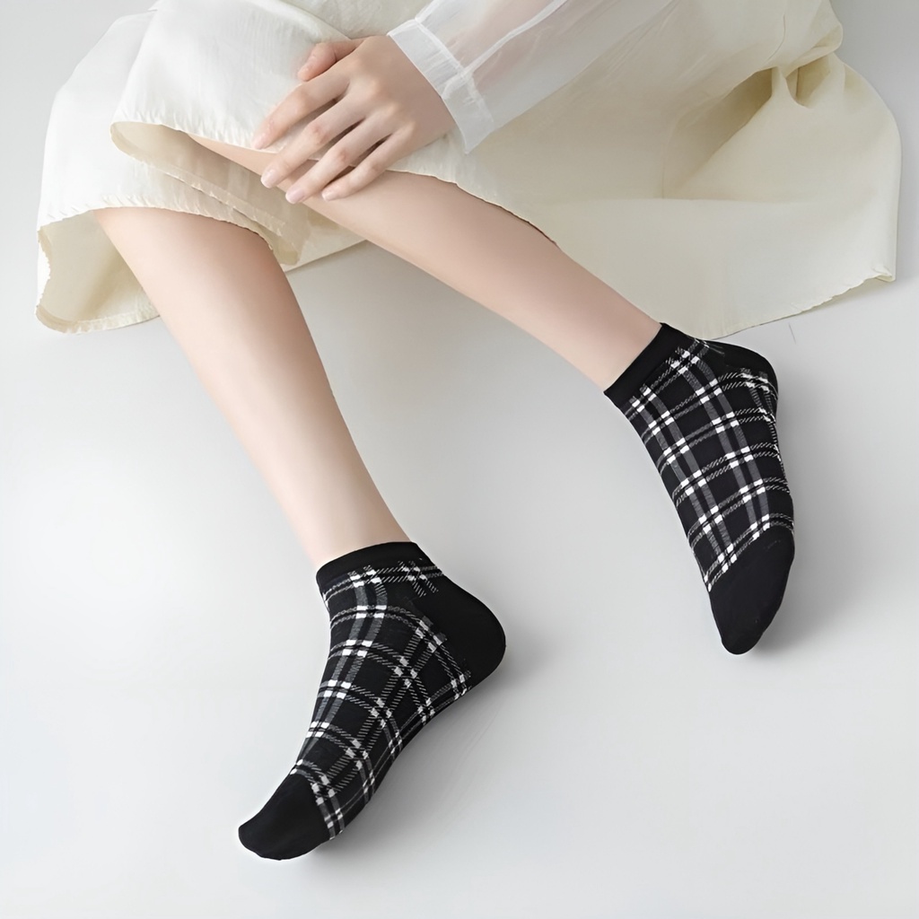 Combo 5 đôi tất họa tiết đen trắng, set 5 đôi vỡ nữ thấp cổ màu tối giản mã Jinx T23