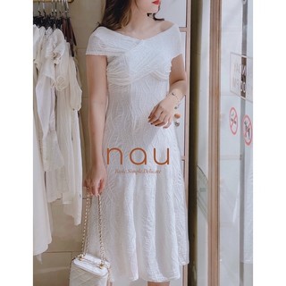 Đầm trắng gân trễ vai dáng midi