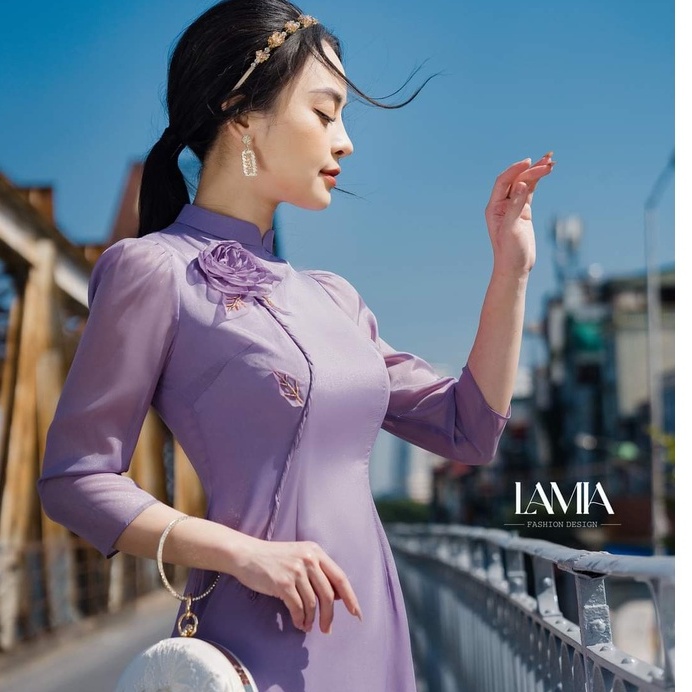 Áo dài cách tân nữ tay lỡ đính hoa ngực mã KD011