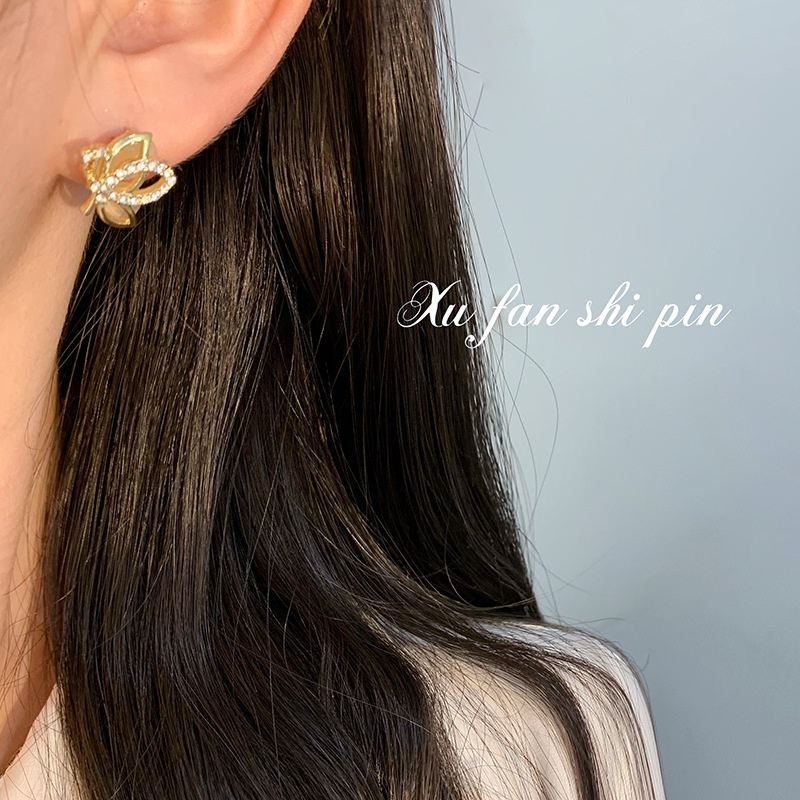 Bông Tai Hình Bướm Đính Đá Opal Thời Trang 2022