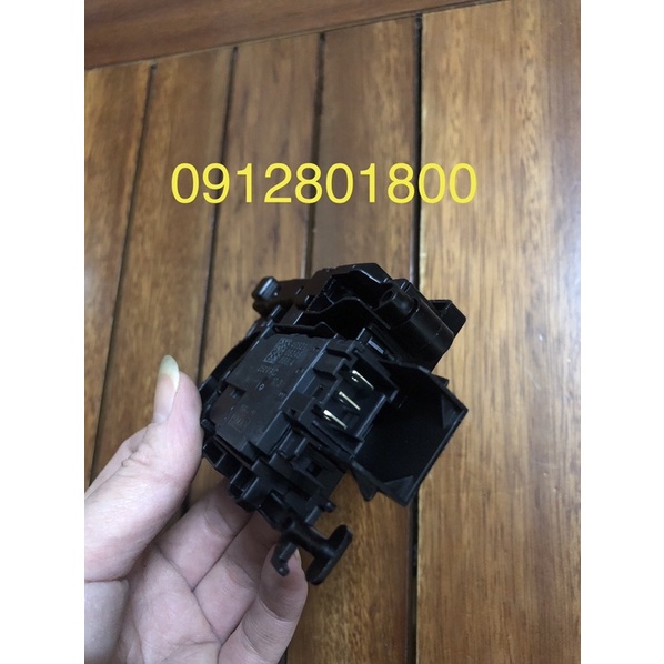 Công tắc khoá cửa máy giặt Samsung cửa ngang 3 chân chính hãng