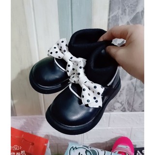 Bốt bé gái