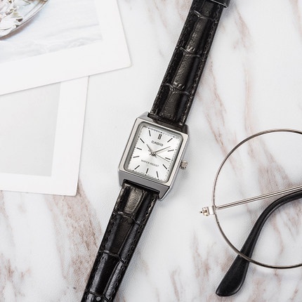 Đồng Hồ Casio Mặt Vuông Dây Da Phong Cách Retro Cá Tính Cho Nữ