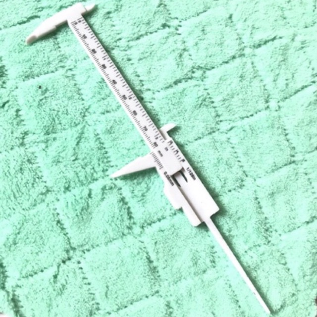 Thước kẹp cơ bằng nhựa đo đến 80mm