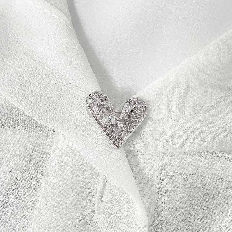 Ghim Cài ÁoGIADUNGTONGKHO1Ghim Cài Áo Hình Trái Tim Chống Chói,Thời Trang phong cách Hàn Quốc dành cho Nữ siêu đẹp