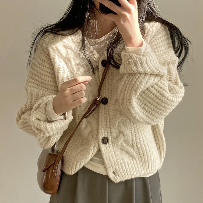 Áo cardigan len vặn thừng dáng ngắn