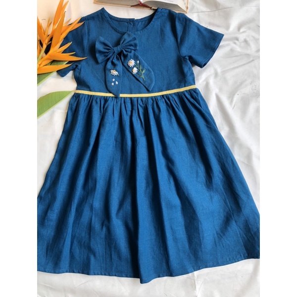 Váy xanh bé gái linen dễ thương