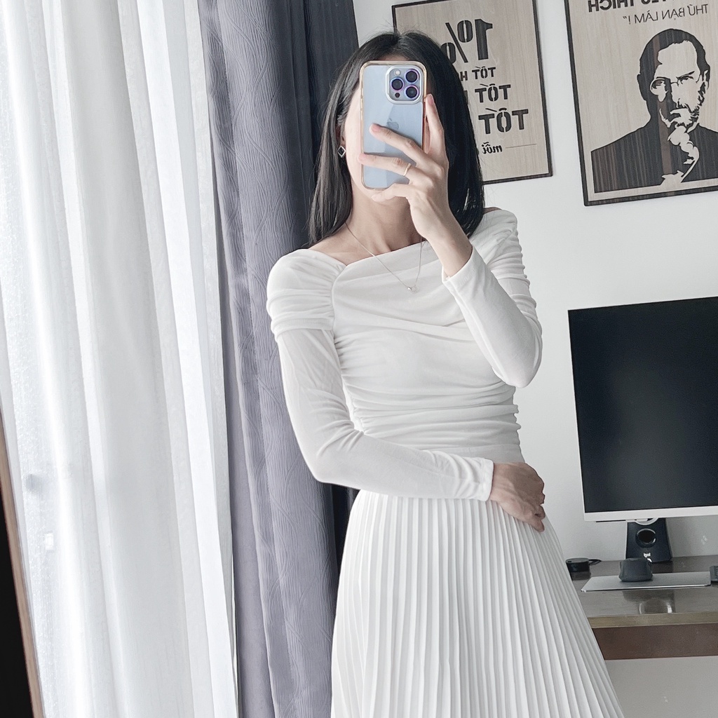 Áo thun lệch vai tay dài  siêu xinh